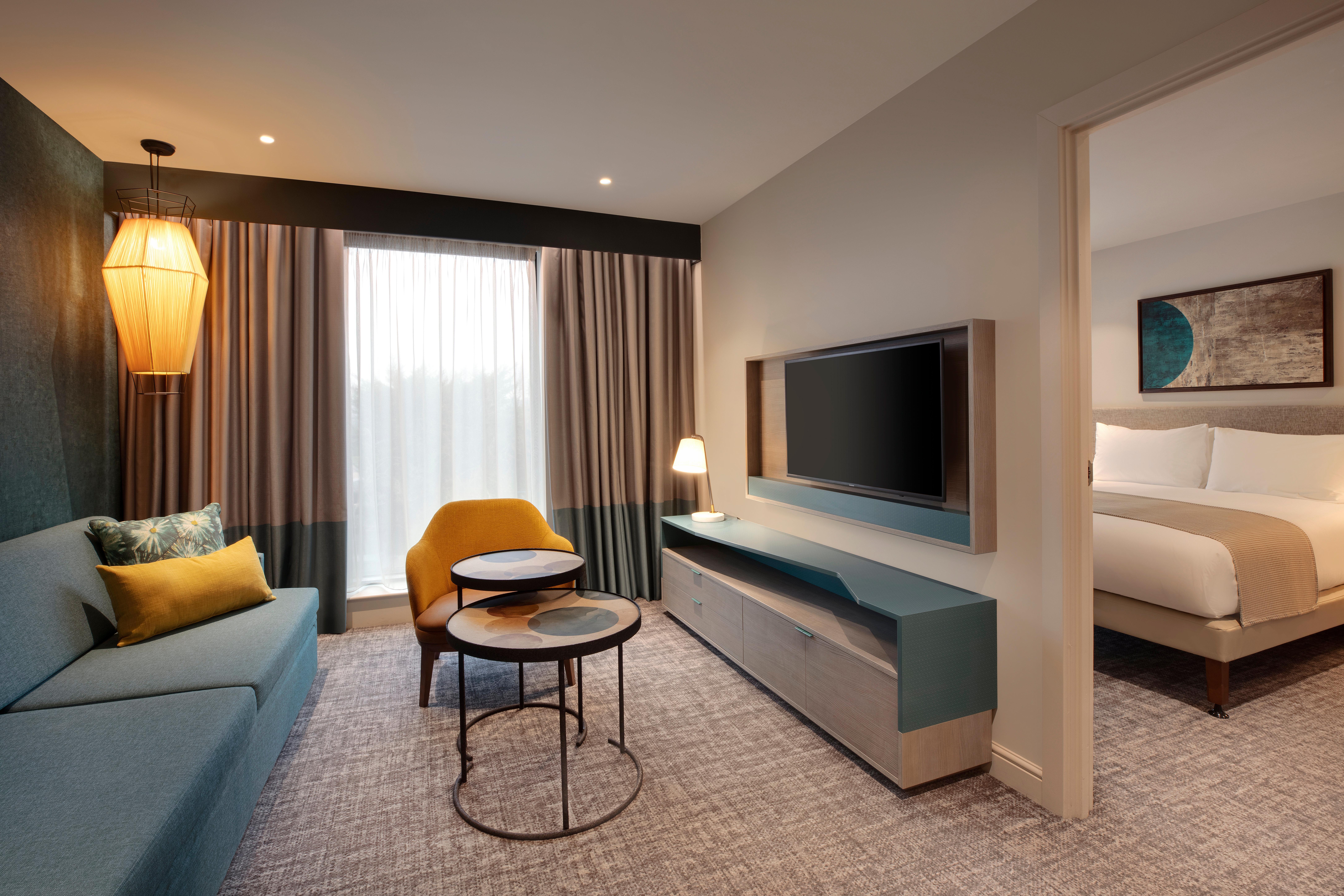 Staybridge Suites London Heathrow - Bath Road, An Ihg Aparthotel Hillingdon Exterior foto