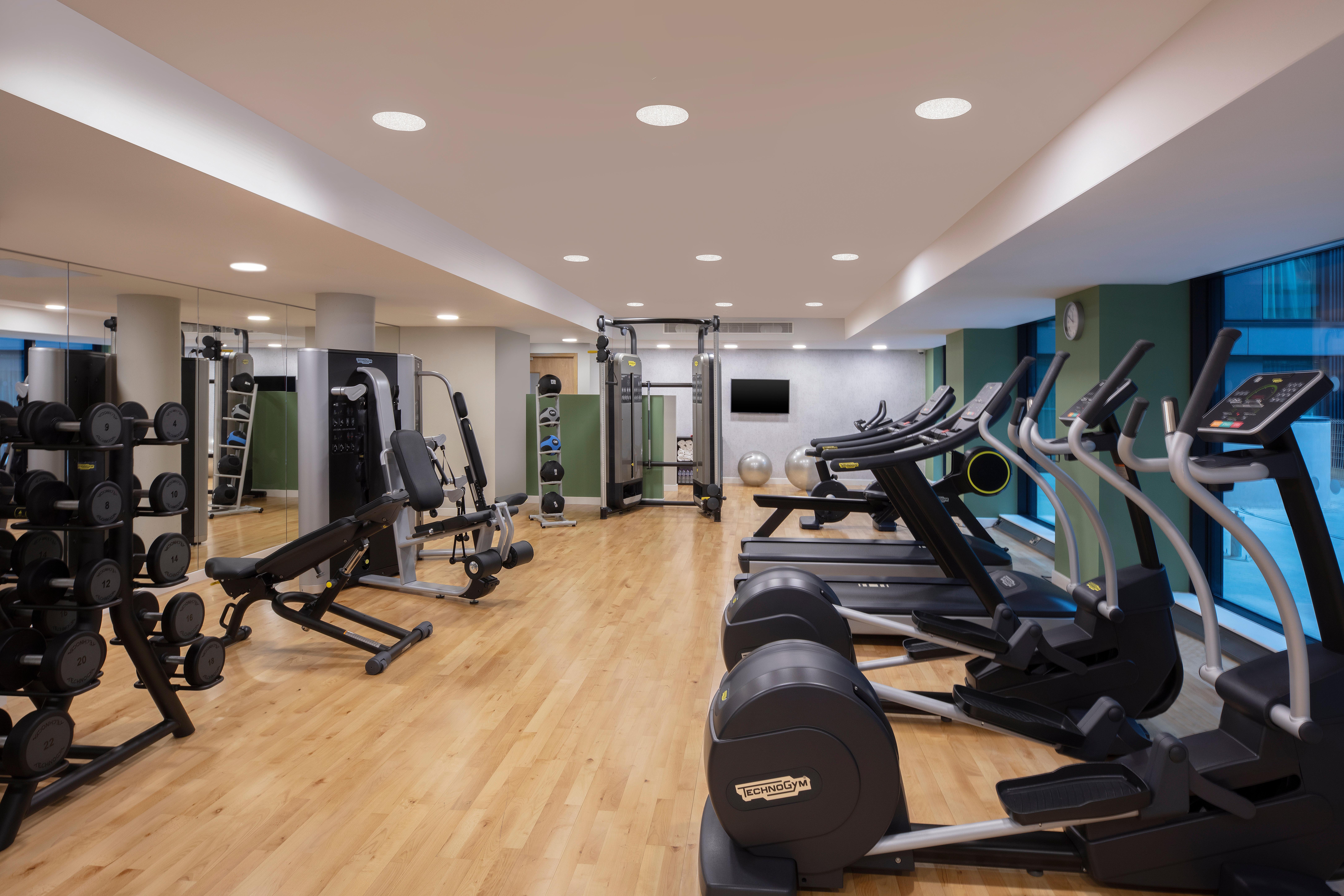 Staybridge Suites London Heathrow - Bath Road, An Ihg Aparthotel Hillingdon Exterior foto
